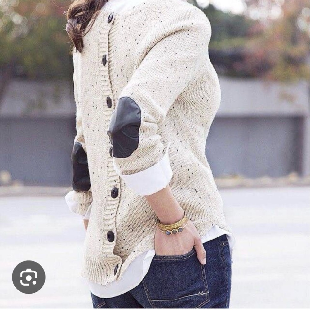Chunky sweater w/ back buttons and elbow pads